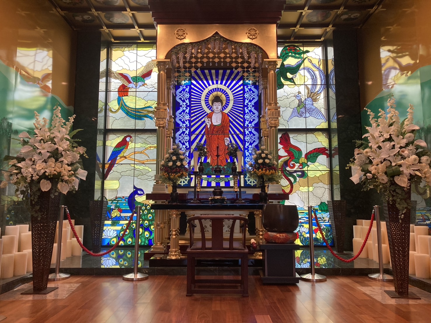 同朋会館 ステンドグラス